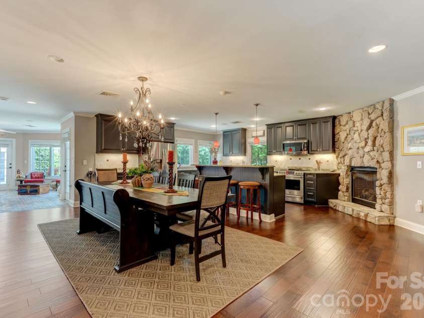 8106 Breezy Hill Drive, Browns Summit, NC 27214.  MLS# CAR4395064, YatesRealty ID 31244. 