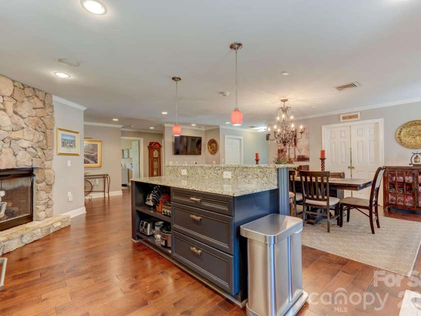 8106 Breezy Hill Drive, Browns Summit, NC 27214.  MLS# CAR4395064, YatesRealty ID 31244. 