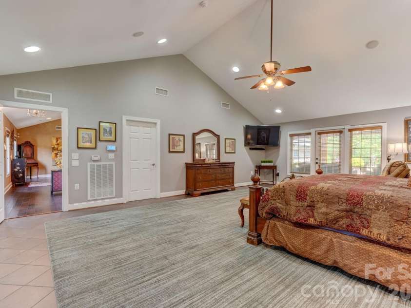 8106 Breezy Hill Drive, Browns Summit, NC 27214.  MLS# CAR4395064, YatesRealty ID 31244. 