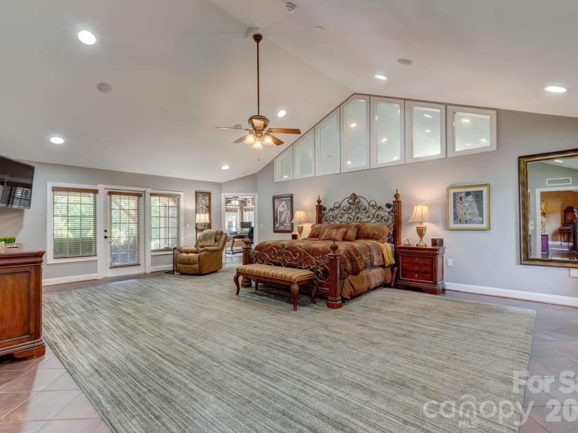 8106 Breezy Hill Drive, Browns Summit, NC 27214.  MLS# CAR4395064, YatesRealty ID 31244. 