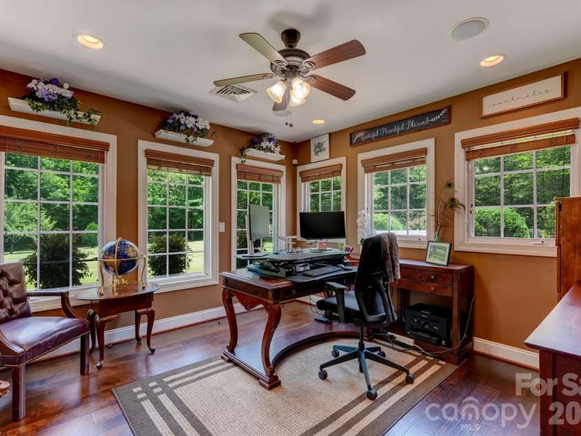 8106 Breezy Hill Drive, Browns Summit, NC 27214.  MLS# CAR4395064, YatesRealty ID 31244. 