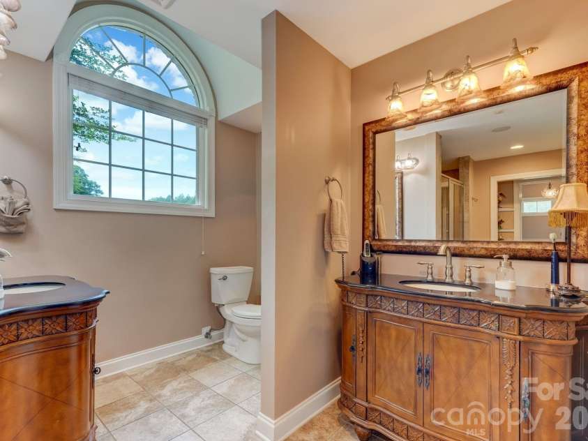 8106 Breezy Hill Drive, Browns Summit, NC 27214.  MLS# CAR4395064, YatesRealty ID 31244. 