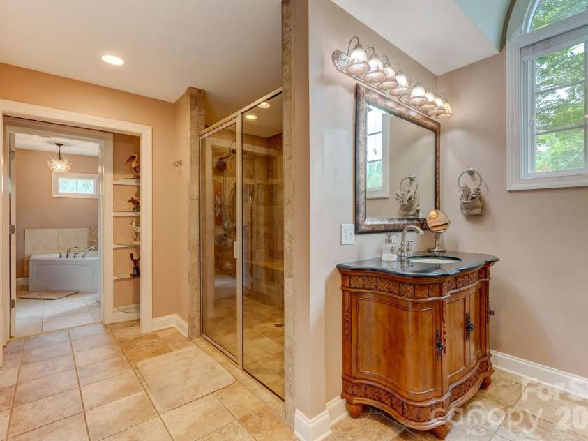 8106 Breezy Hill Drive, Browns Summit, NC 27214.  MLS# CAR4395064, YatesRealty ID 31244. 