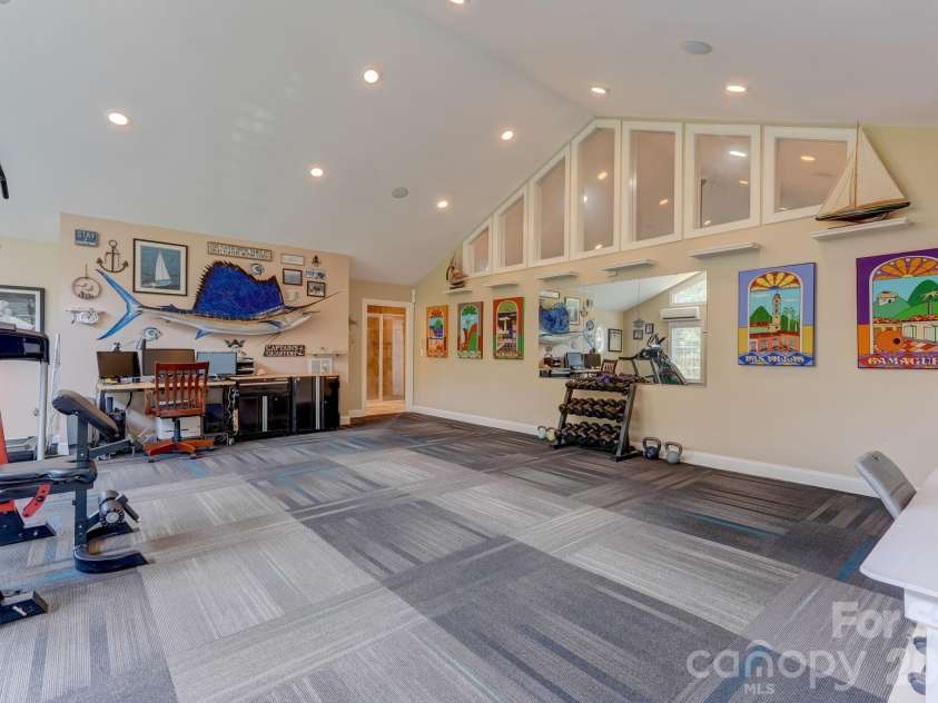 8106 Breezy Hill Drive, Browns Summit, NC 27214.  MLS# CAR4395064, YatesRealty ID 31244. 