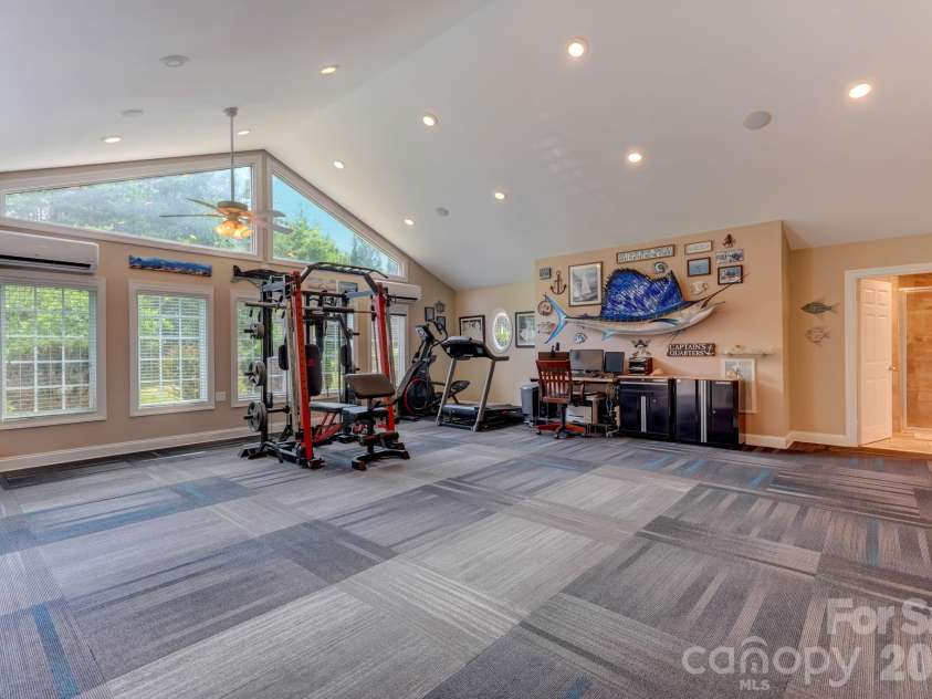 8106 Breezy Hill Drive, Browns Summit, NC 27214.  MLS# CAR4395064, YatesRealty ID 31244. 