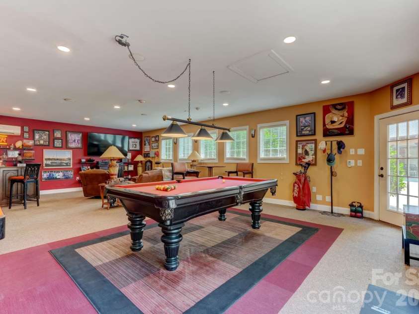 8106 Breezy Hill Drive, Browns Summit, NC 27214.  MLS# CAR4395064, YatesRealty ID 31244. 