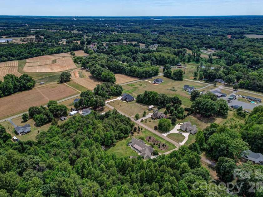 8106 Breezy Hill Drive, Browns Summit, NC 27214.  MLS# CAR4395064, YatesRealty ID 31244. 