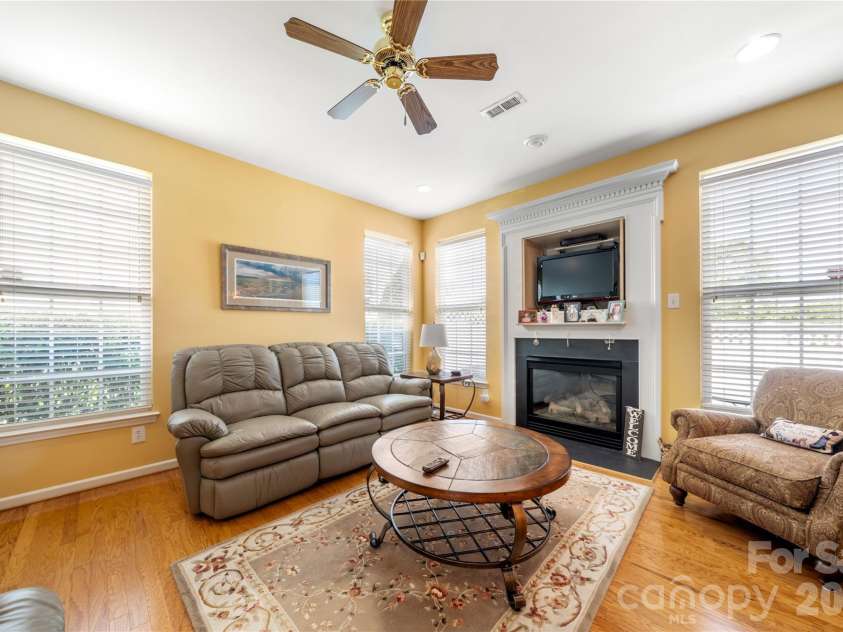 7641 Bluff Point Lane, Denver, NC 28037.  MLS# CAR4395074, YatesRealty ID 31245. 