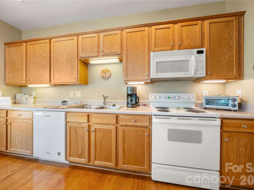 7641 Bluff Point Lane, Denver, NC 28037.  MLS# CAR4395074, YatesRealty ID 31245. 