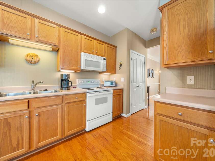7641 Bluff Point Lane, Denver, NC 28037.  MLS# CAR4395074, YatesRealty ID 31245. 