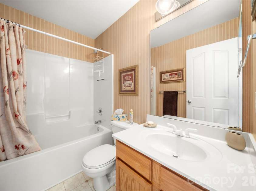 7641 Bluff Point Lane, Denver, NC 28037.  MLS# CAR4395074, YatesRealty ID 31245. 