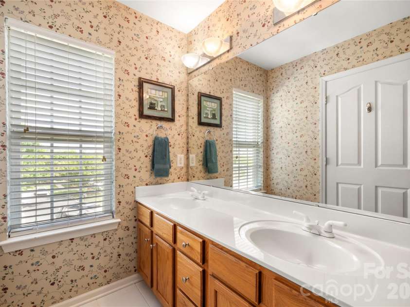 7641 Bluff Point Lane, Denver, NC 28037.  MLS# CAR4395074, YatesRealty ID 31245. 
