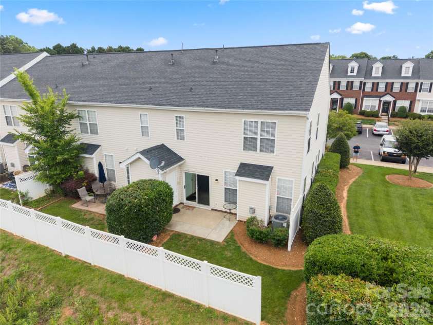 7641 Bluff Point Lane, Denver, NC 28037.  MLS# CAR4395074, YatesRealty ID 31245. 