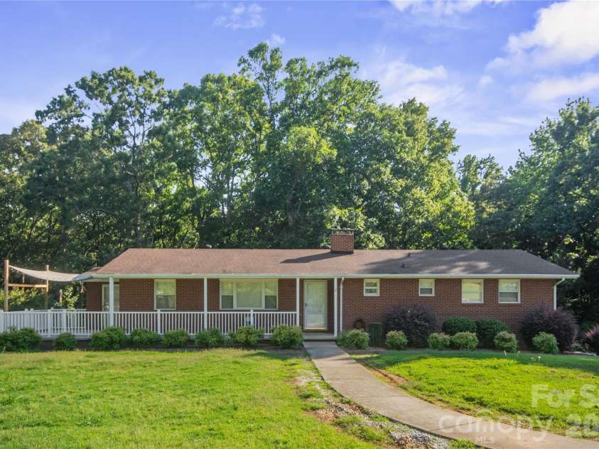 3303 Pikeview Road, Fort Mill, SC 29715.  MLS# CAR4388253, YatesRealty ID 31246. 