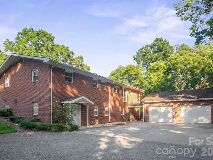 3303 Pikeview Road, Fort Mill, SC 29715.  MLS# CAR4388253, YatesRealty ID 31246. 