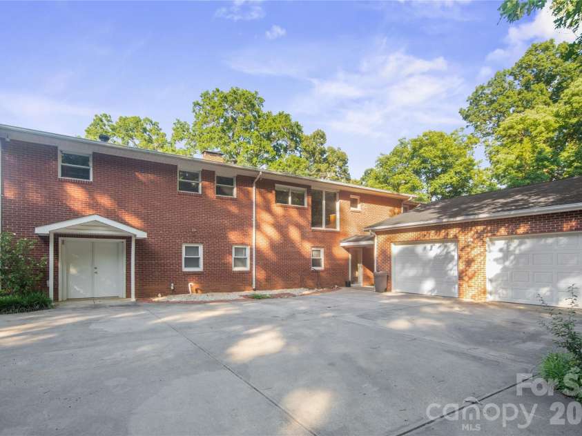 3303 Pikeview Road, Fort Mill, SC 29715.  MLS# CAR4388253, YatesRealty ID 31246. 