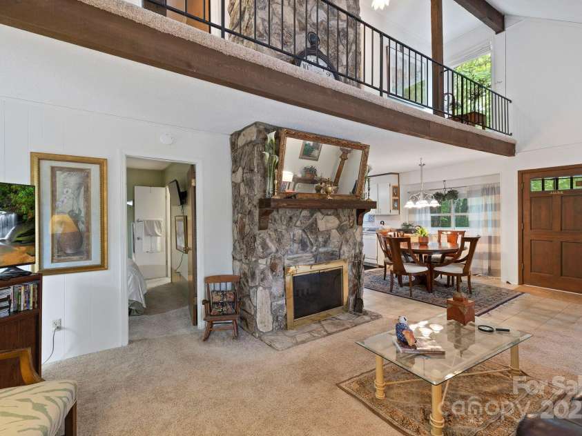 571 Tsisqua Circle, Brevard, NC 28712.  MLS# CAR4290327, YatesRealty ID 31248. 