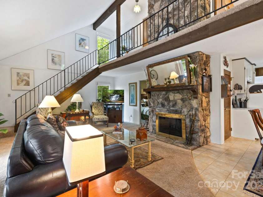 571 Tsisqua Circle, Brevard, NC 28712.  MLS# CAR4290327, YatesRealty ID 31248. 