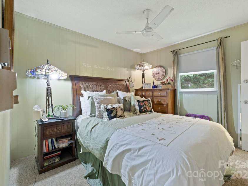 571 Tsisqua Circle, Brevard, NC 28712.  MLS# CAR4290327, YatesRealty ID 31248. 