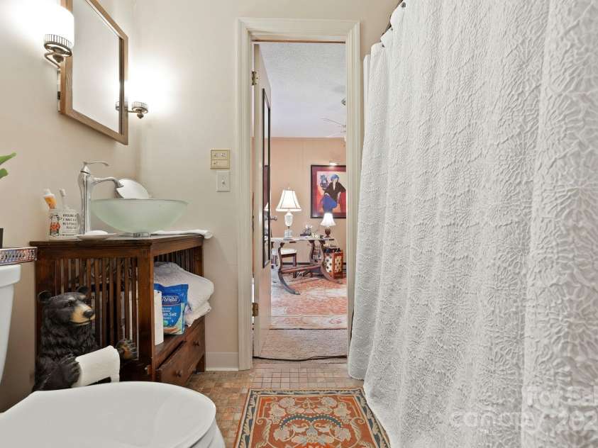 571 Tsisqua Circle, Brevard, NC 28712.  MLS# CAR4290327, YatesRealty ID 31248. 