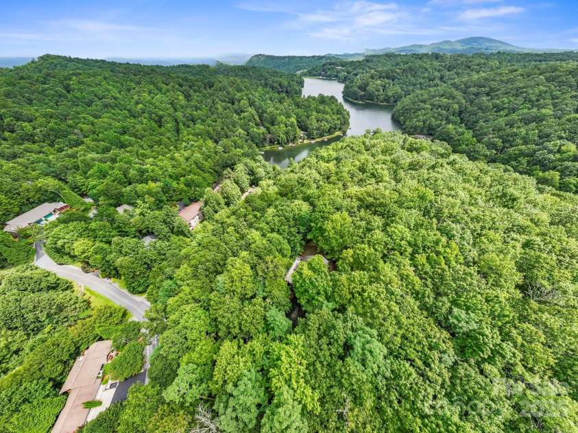 571 Tsisqua Circle, Brevard, NC 28712.  MLS# CAR4290327, YatesRealty ID 31248. 