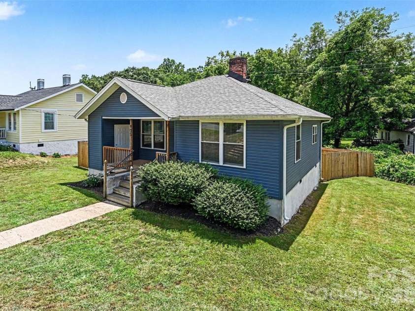 905 6th Avenue B None, Gastonia, NC 28052.  MLS# CAR4393716, YatesRealty ID 31249. 