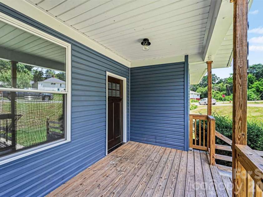 905 6th Avenue B None, Gastonia, NC 28052.  MLS# CAR4393716, YatesRealty ID 31249. 