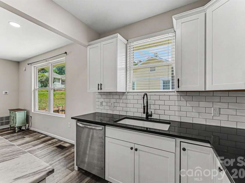 905 6th Avenue B None, Gastonia, NC 28052.  MLS# CAR4393716, YatesRealty ID 31249. 