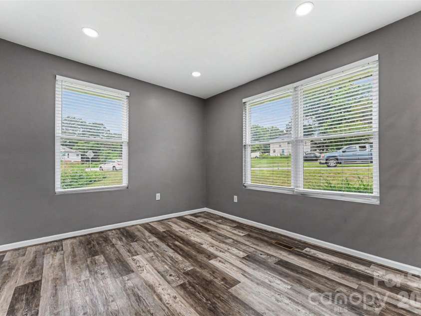 905 6th Avenue B None, Gastonia, NC 28052.  MLS# CAR4393716, YatesRealty ID 31249. 