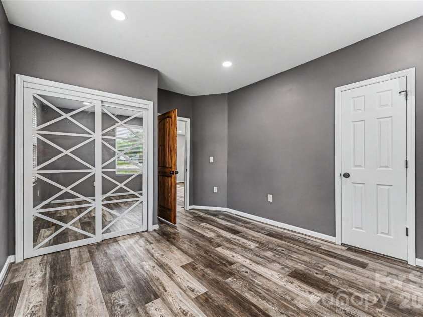 905 6th Avenue B None, Gastonia, NC 28052.  MLS# CAR4393716, YatesRealty ID 31249. 