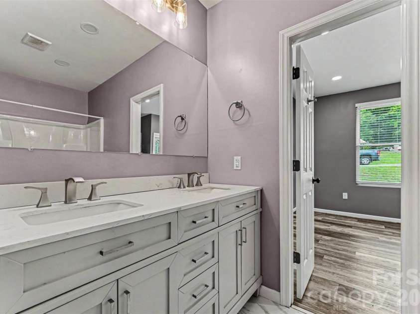 905 6th Avenue B None, Gastonia, NC 28052.  MLS# CAR4393716, YatesRealty ID 31249. 