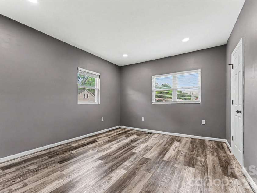 905 6th Avenue B None, Gastonia, NC 28052.  MLS# CAR4393716, YatesRealty ID 31249. 