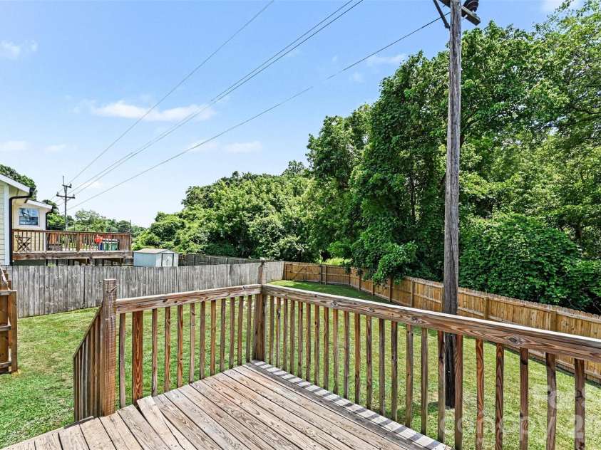 905 6th Avenue B None, Gastonia, NC 28052.  MLS# CAR4393716, YatesRealty ID 31249. 