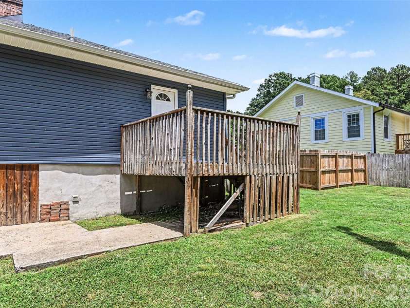 905 6th Avenue B None, Gastonia, NC 28052.  MLS# CAR4393716, YatesRealty ID 31249. 