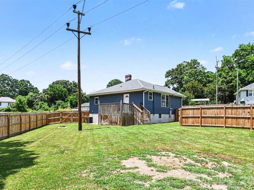 905 6th Avenue B None, Gastonia, NC 28052.  MLS# CAR4393716, YatesRealty ID 31249. 