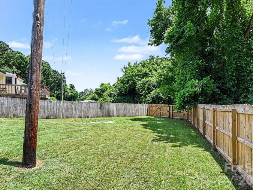 905 6th Avenue B None, Gastonia, NC 28052.  MLS# CAR4393716, YatesRealty ID 31249. 