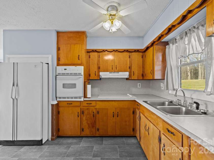 100 Young Drive, Candler, NC 28715.  MLS# CAR4230745, YatesRealty ID 3125. 