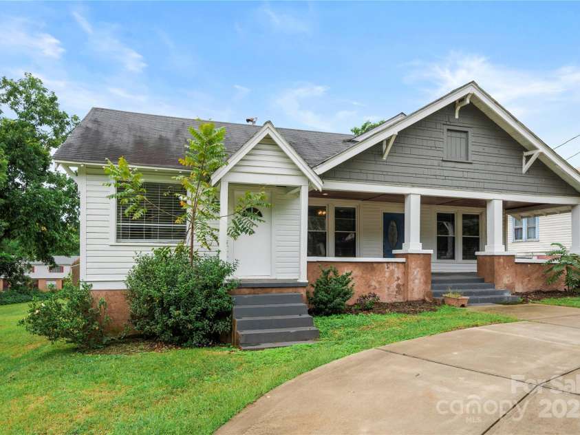 215 D Street, Newton, NC 28658.  MLS# CAR4305163, YatesRealty ID 3125. 