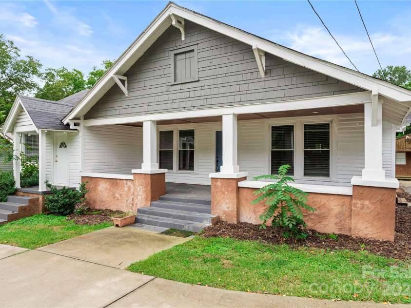 215 D Street, Newton, NC 28658.  MLS# CAR4305163, YatesRealty ID 3125. 