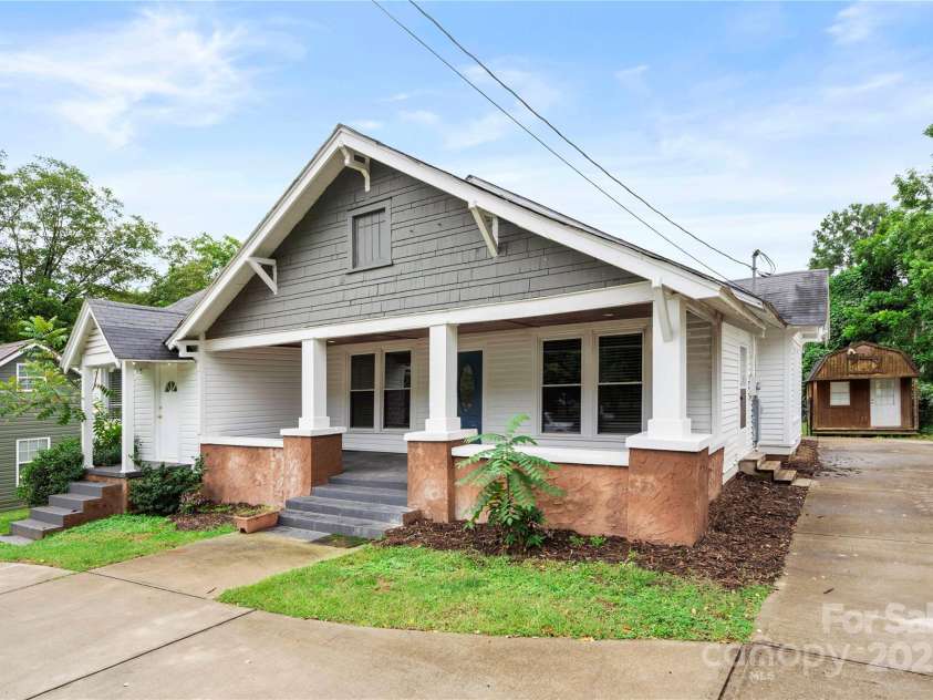 215 D Street, Newton, NC 28658.  MLS# CAR4305163, YatesRealty ID 3125. 