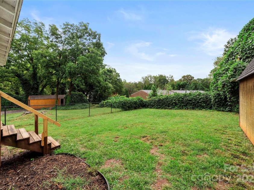 215 D Street, Newton, NC 28658.  MLS# CAR4305163, YatesRealty ID 3125. 