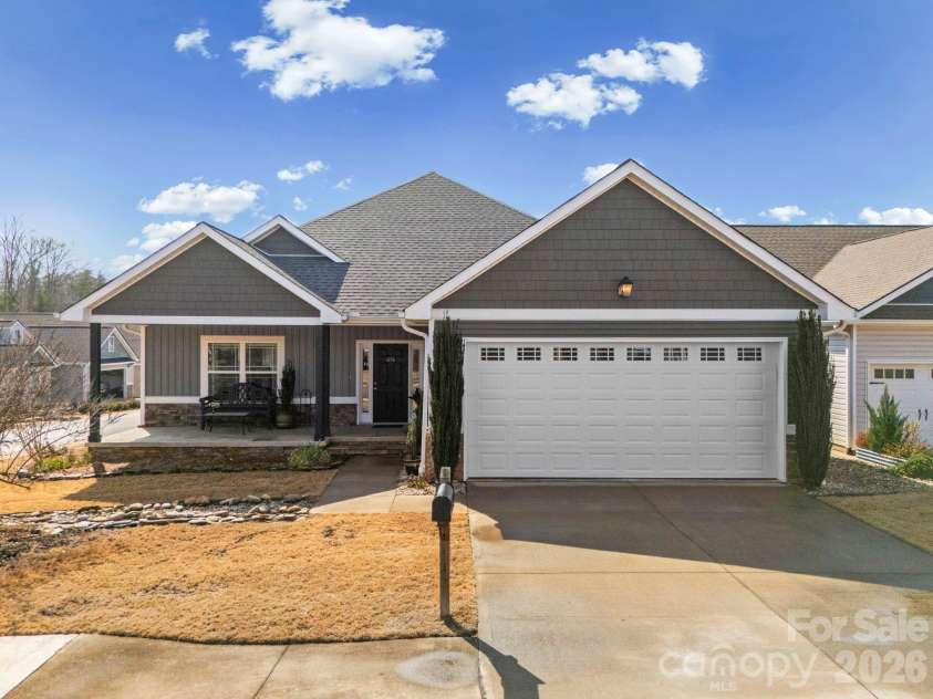614 Downing Way, Landrum, SC 29356.  MLS# CAR4349559, YatesRealty ID 3125. One level living at it's finest