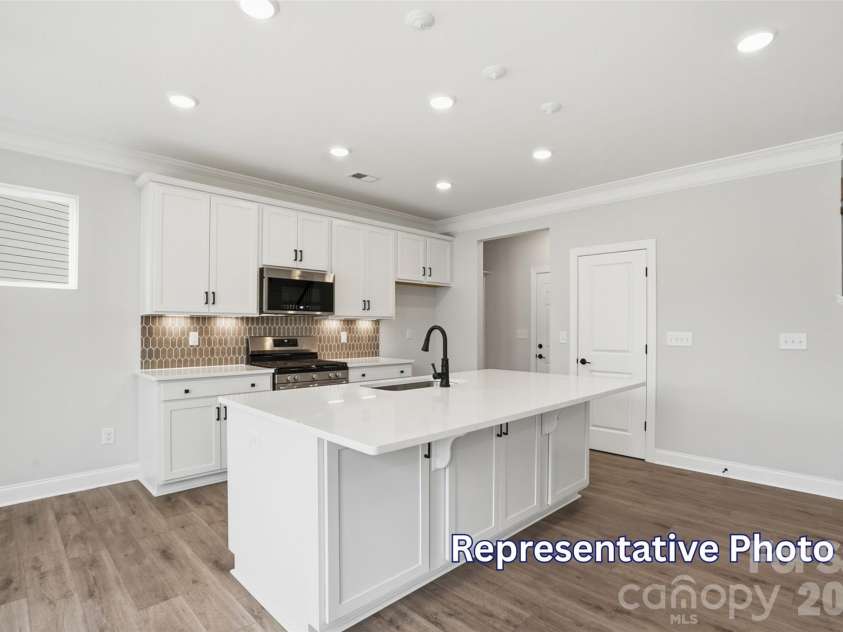 6016 New River Drive, Huntersville, NC 28078.  MLS# CAR4394334, YatesRealty ID 31251. 