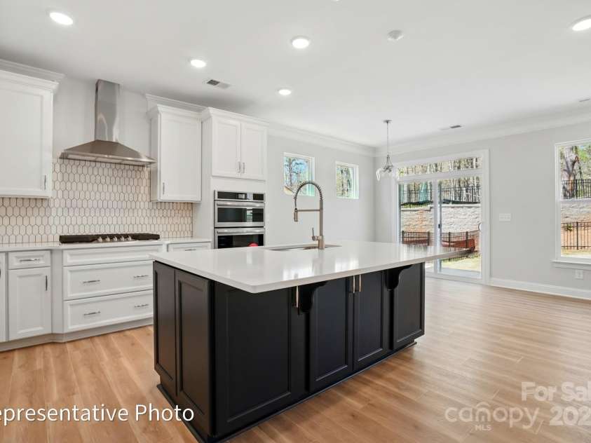 155 Prestwick Way, Mooresville, NC 28115.  MLS# CAR4286540, YatesRealty ID 31252. 