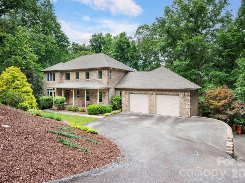 25 Whitaker View Road, Fairview, NC 28730.  MLS# CAR4394888, YatesRealty ID 31252. 25 Whitaker View in Fairview