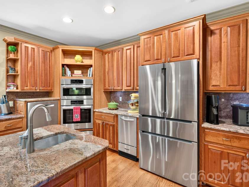 25 Whitaker View Road, Fairview, NC 28730.  MLS# CAR4394888, YatesRealty ID 31252. Bosch Appliances and Granite Countertops