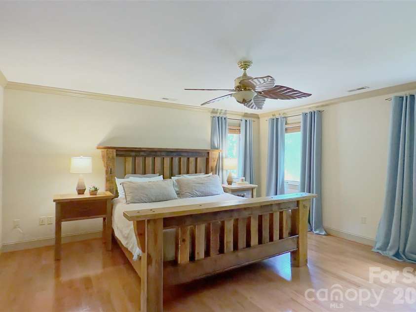 25 Whitaker View Road, Fairview, NC 28730.  MLS# CAR4394888, YatesRealty ID 31252. Lovely Primary Suite