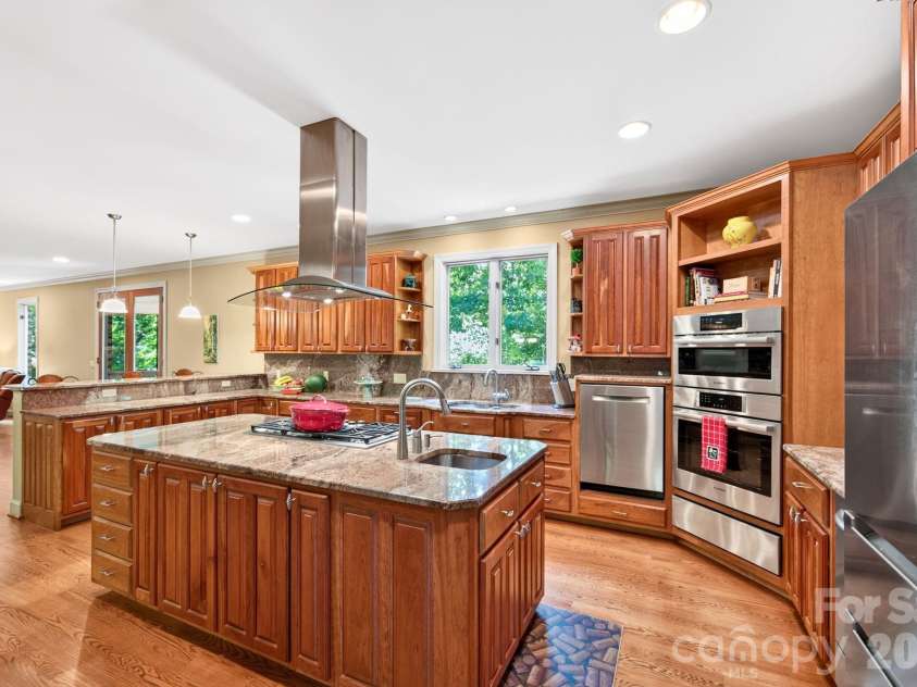 25 Whitaker View Road, Fairview, NC 28730.  MLS# CAR4394888, YatesRealty ID 31252. Spacious, Chef's Kitchen