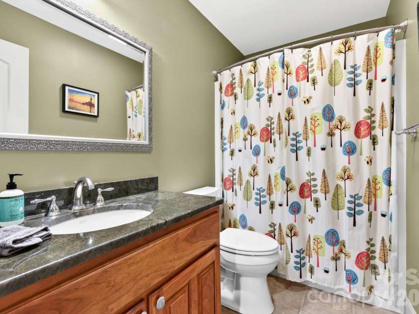 25 Whitaker View Road, Fairview, NC 28730.  MLS# CAR4394888, YatesRealty ID 31252. Upstairs Hall Bath