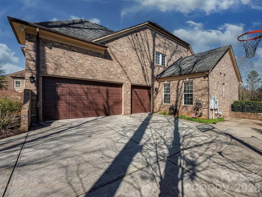 7209 Yellowhorn Trail, Waxhaw, NC 28173.  MLS# CAR4393930, YatesRealty ID 31253. 